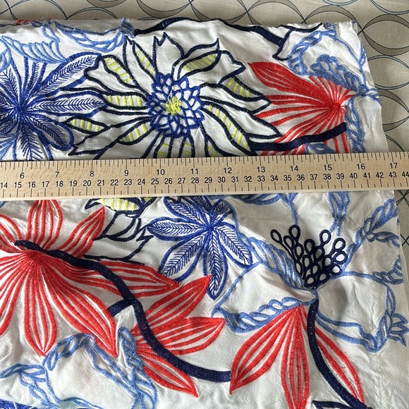 Skies are Blue Embroidered off the Shoulders Women's Top Sz 8. - Picture 9 of 11